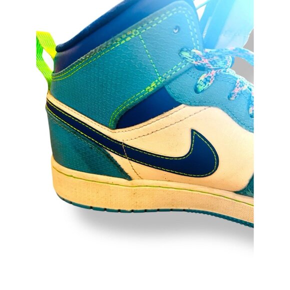 Nike Air Jordan 1 Mid SE Size 6.5Y Blue Green White DA8010-400 Youth Sneakers - Picture 13 of 16